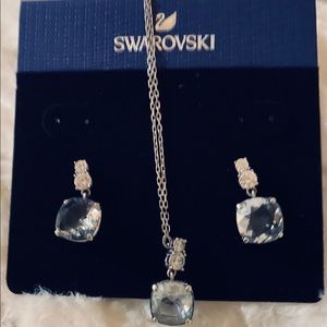 Swarovski necklace & earning set
